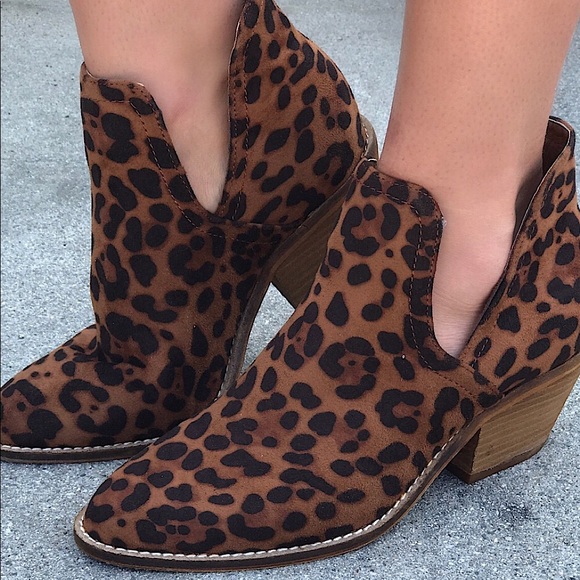 LAST 2 WILL NOT restock!! Leopard Block Heel Boot - Picture 2 of 8